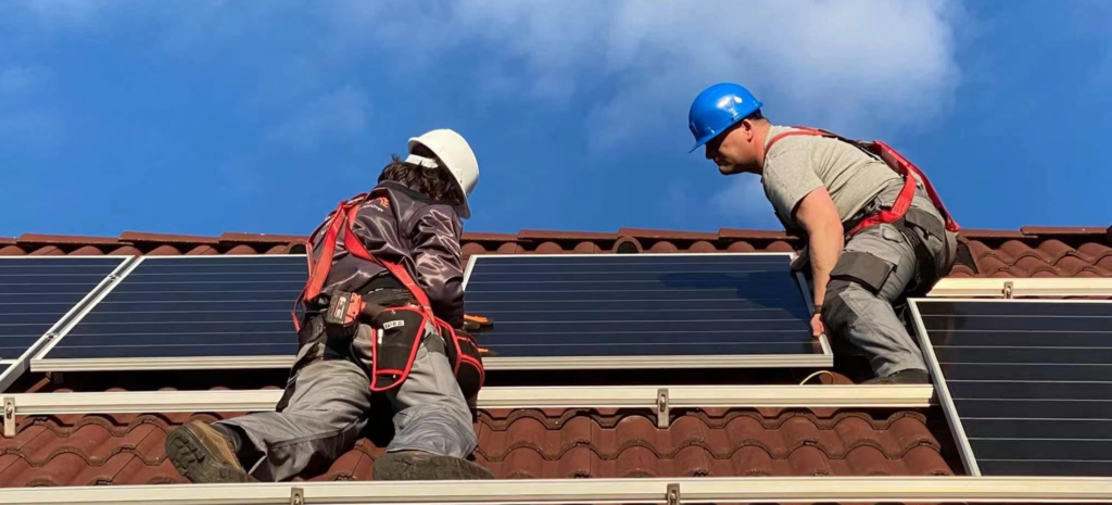 Installing solar panels on your roof: everything you need to know