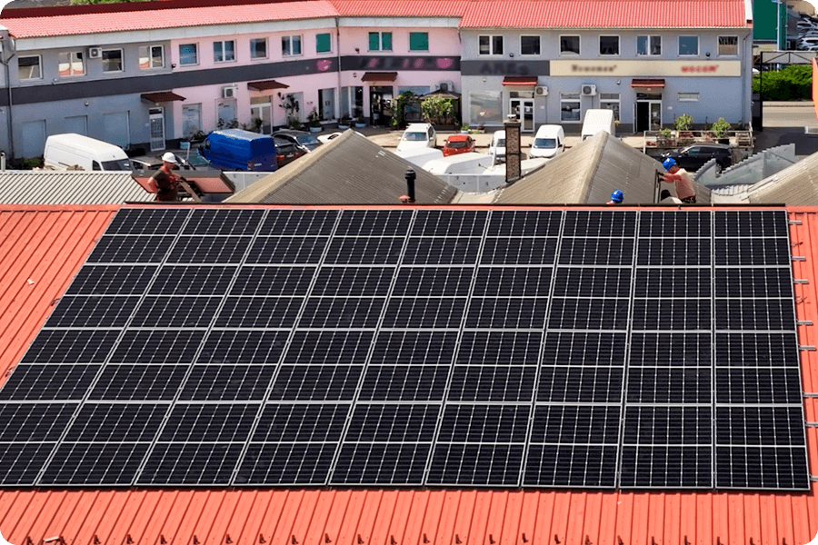 Large-scale horizontal rooftop installation, illustrating a common layout for distributed PV systems.