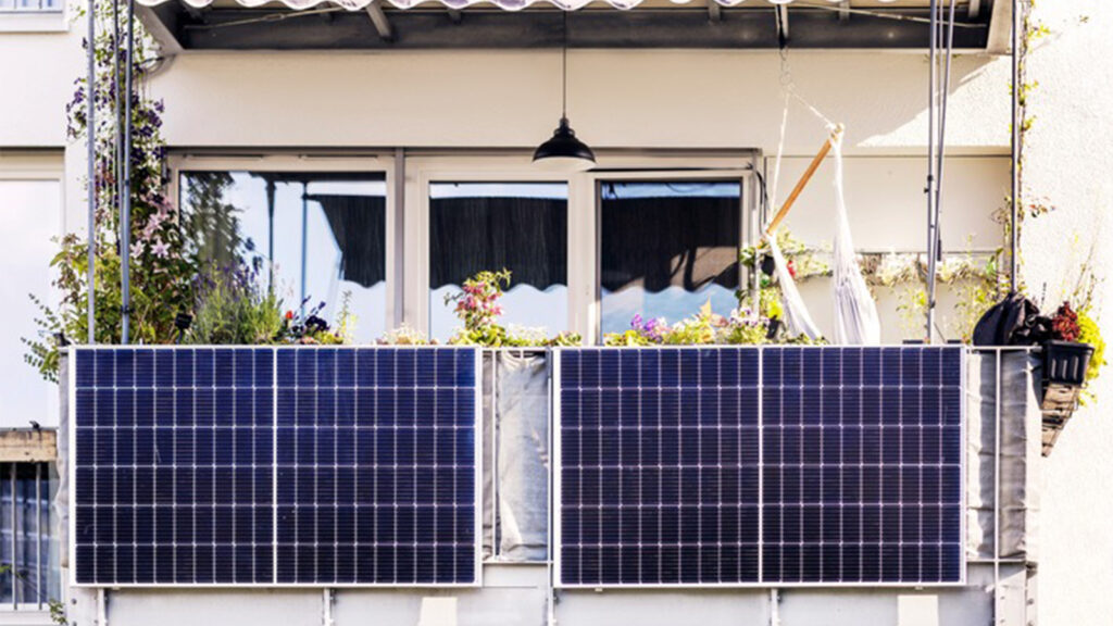 <strong>Unveiling Balcony Power Plants: Sustainable Solar Energy for Homes</strong>