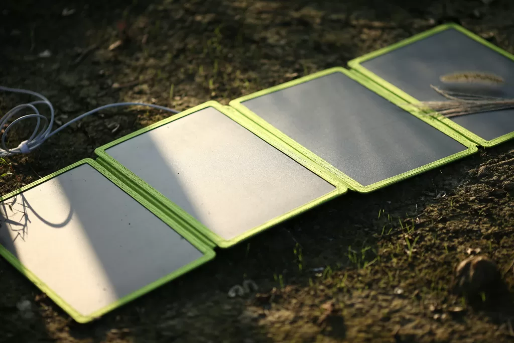 How to Choose the Most Suitable Solar Panels for Commercial and Industrial Use in 2025