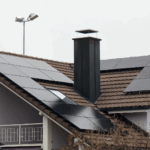 Los paneles solares totalmente negros se están convirtiendo en la nueva norma