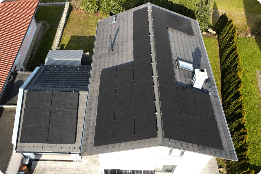 A residential rooftop project in Germany using 30 Twisun Pro 450W modules, totaling 13.5 kWp.